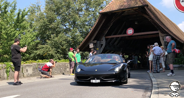 Ferrari Treffen Aarberg 2018: Németh-Geschäftsleiter Josef Németh im schwarzen Ferrari 458 Spider
